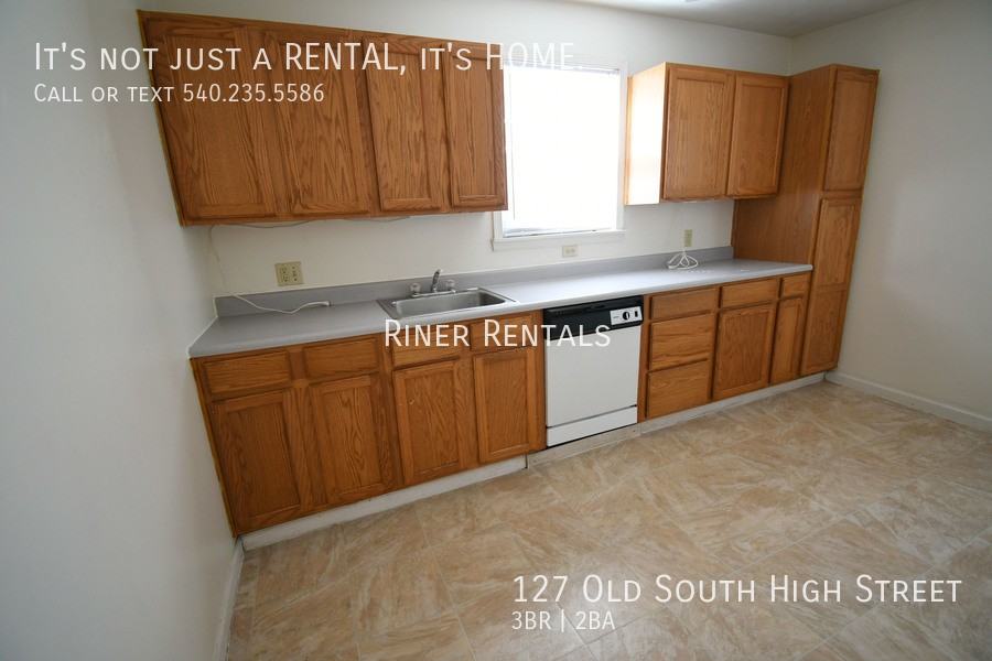 127 Old South High St - Photo 7 of 16