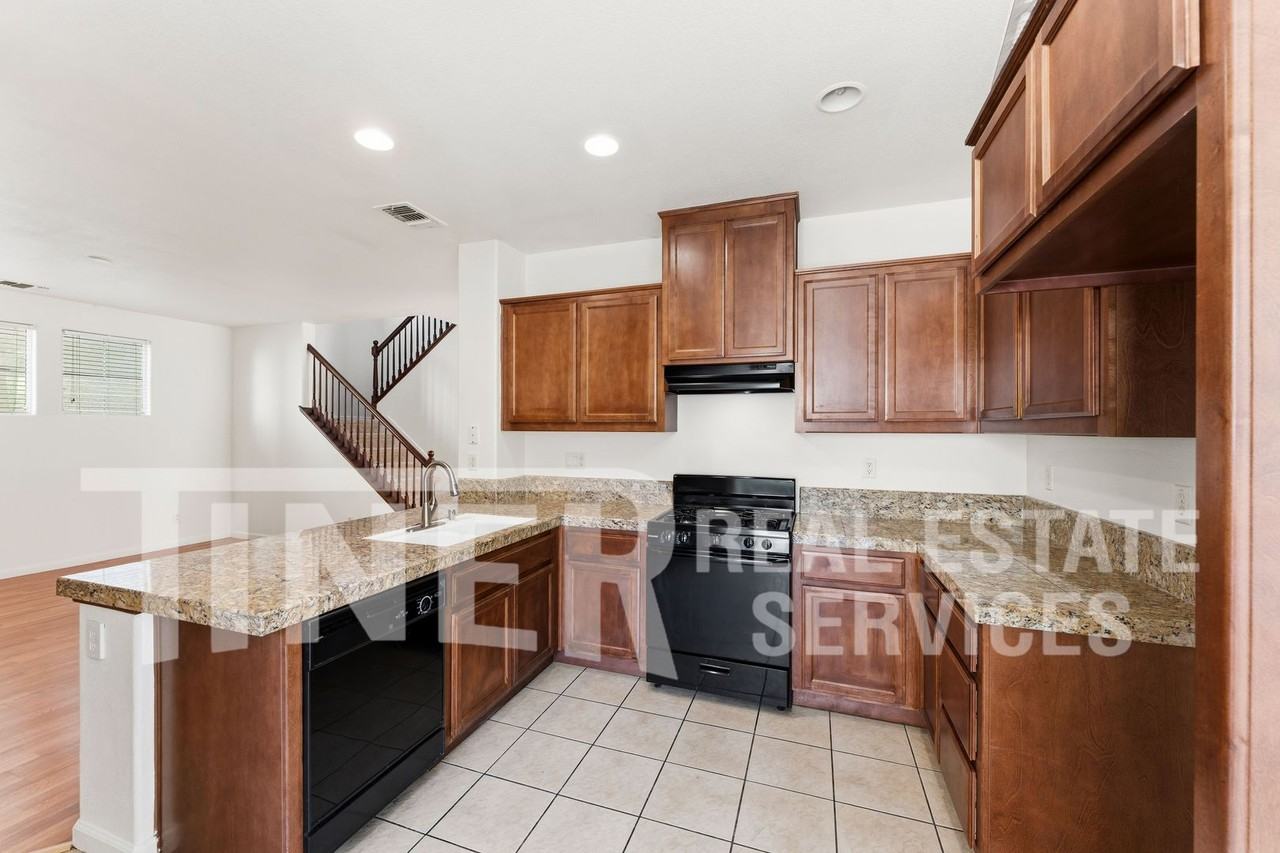 4911 Lieto Way - Photo 4 of 30