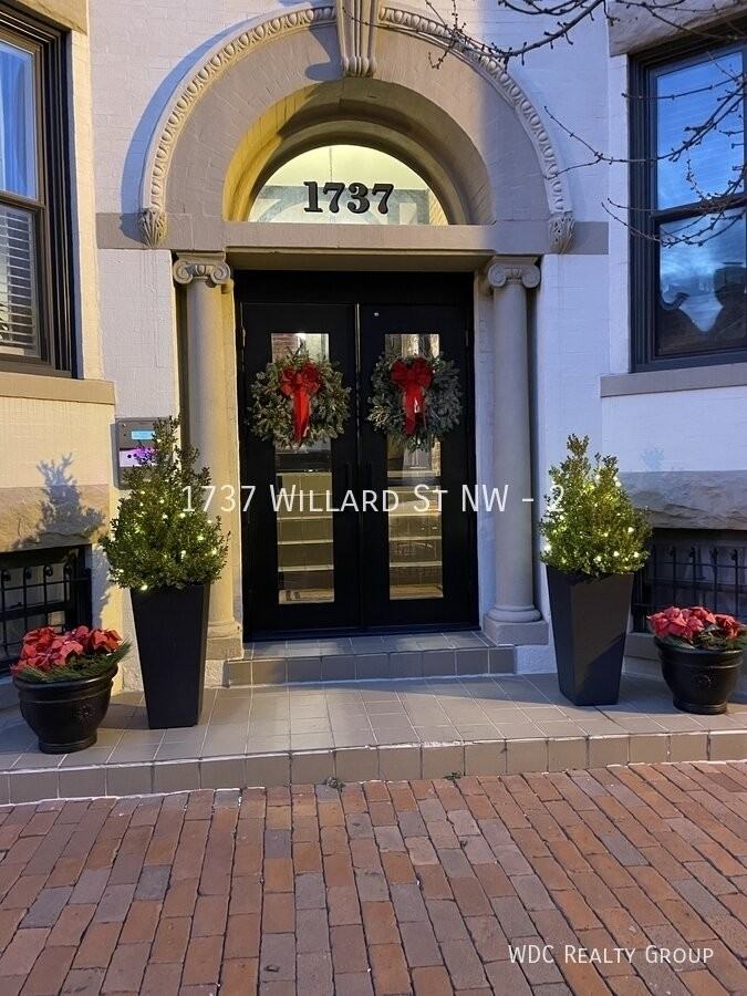 1737 Willard St Nw #2 - Photo 5 of 42