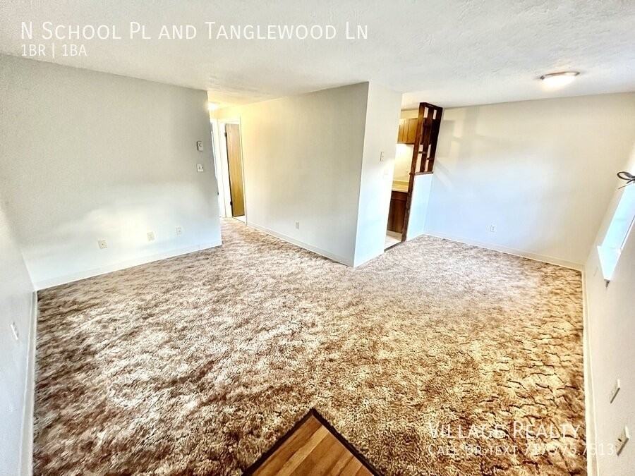 325 N School Pl - Photo 2 of 43