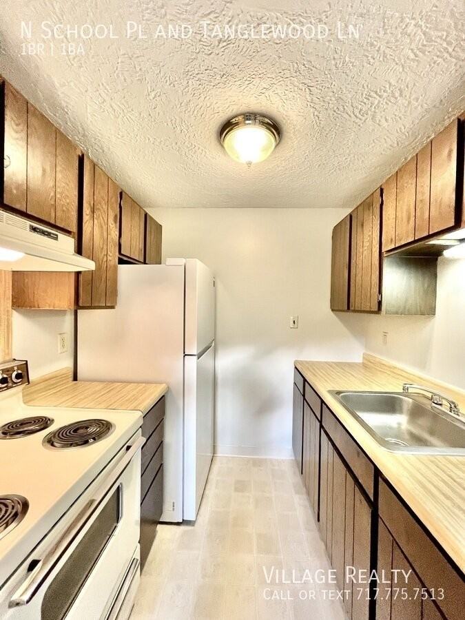 325 N School Pl - Photo 3 of 43