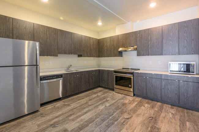 Edison Apartments - Photo 6 of 13