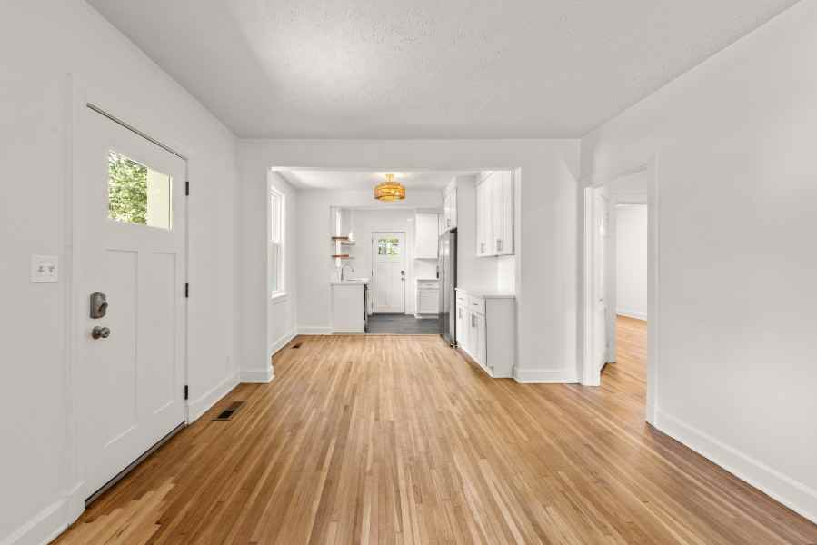 1503 Stratford Ave #1 - Photo 3 of 24