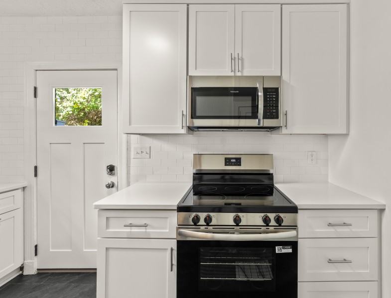 1503 Stratford Ave #1 - Photo 6 of 24