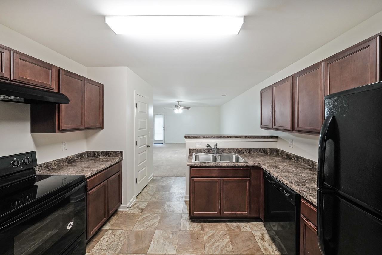 2538 Piering Dr #2538 - Photo 4 of 31