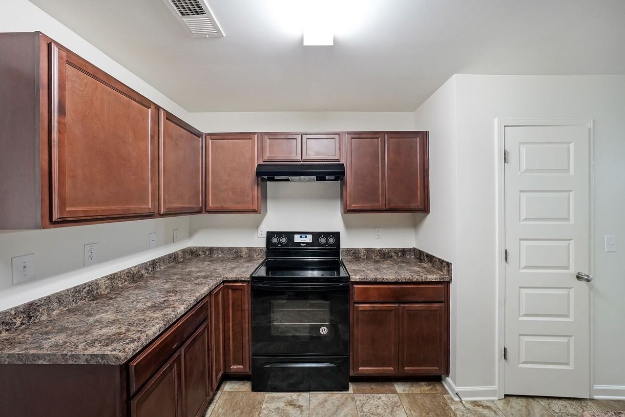 2538 Piering Dr #2538 - Photo 5 of 31