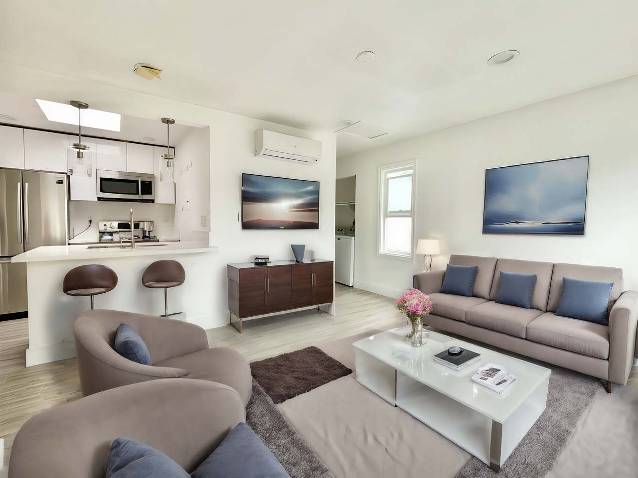 850 N Van Ness Ave #6 - Photo 6 of 23