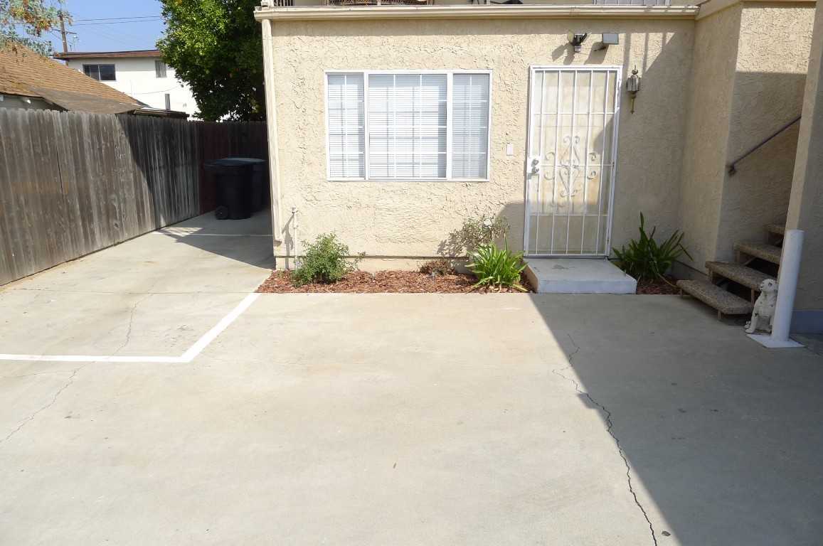 317 E College St #A - Photo 2 of 24