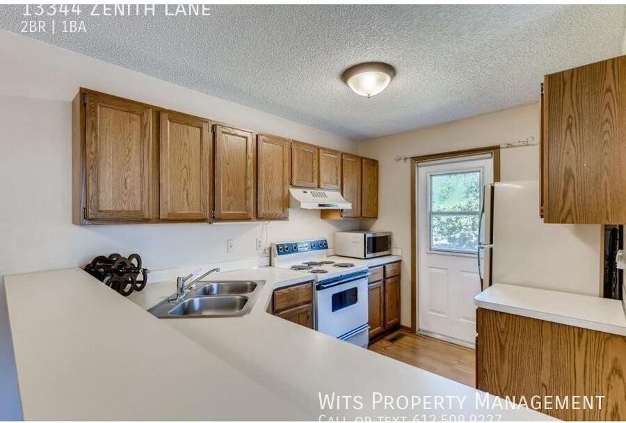 13344 Zenith Ln - Photo 4 of 20