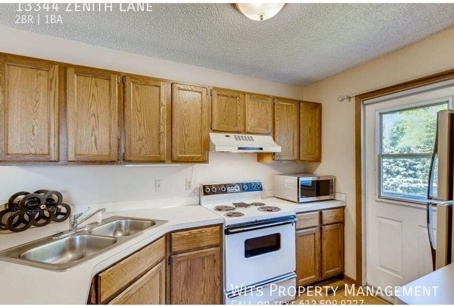 13344 Zenith Ln - Photo 5 of 20
