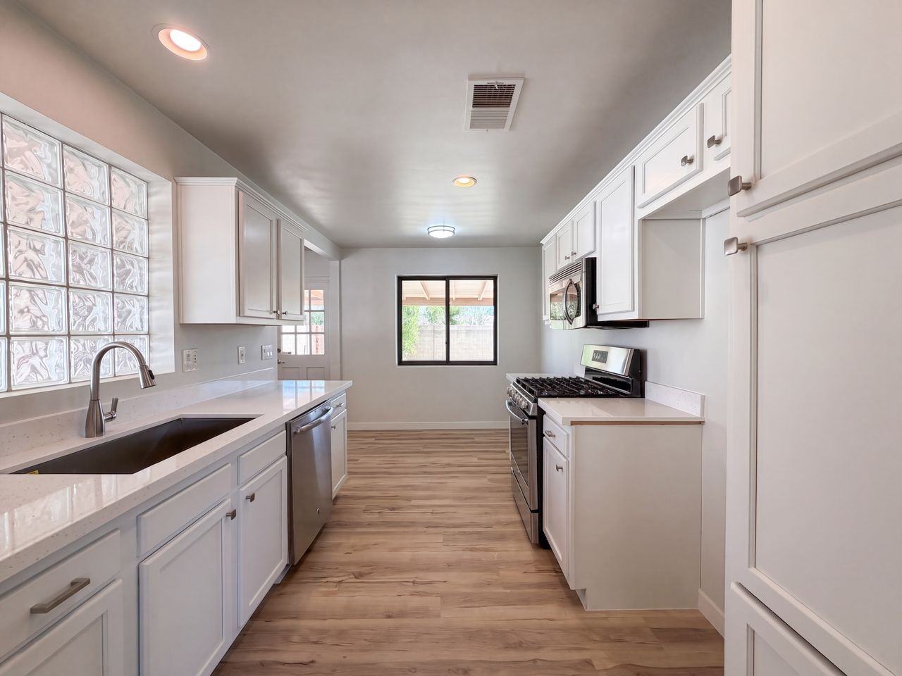 4802 N 14th Ave #NA - Photo 2 of 7