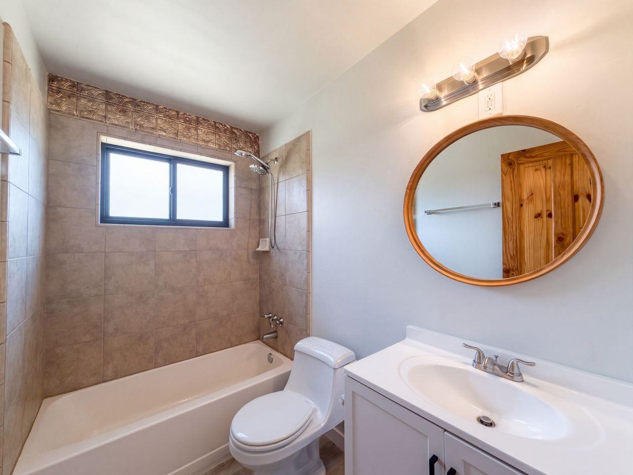 4802 N 14th Ave #NA - Photo 6 of 7