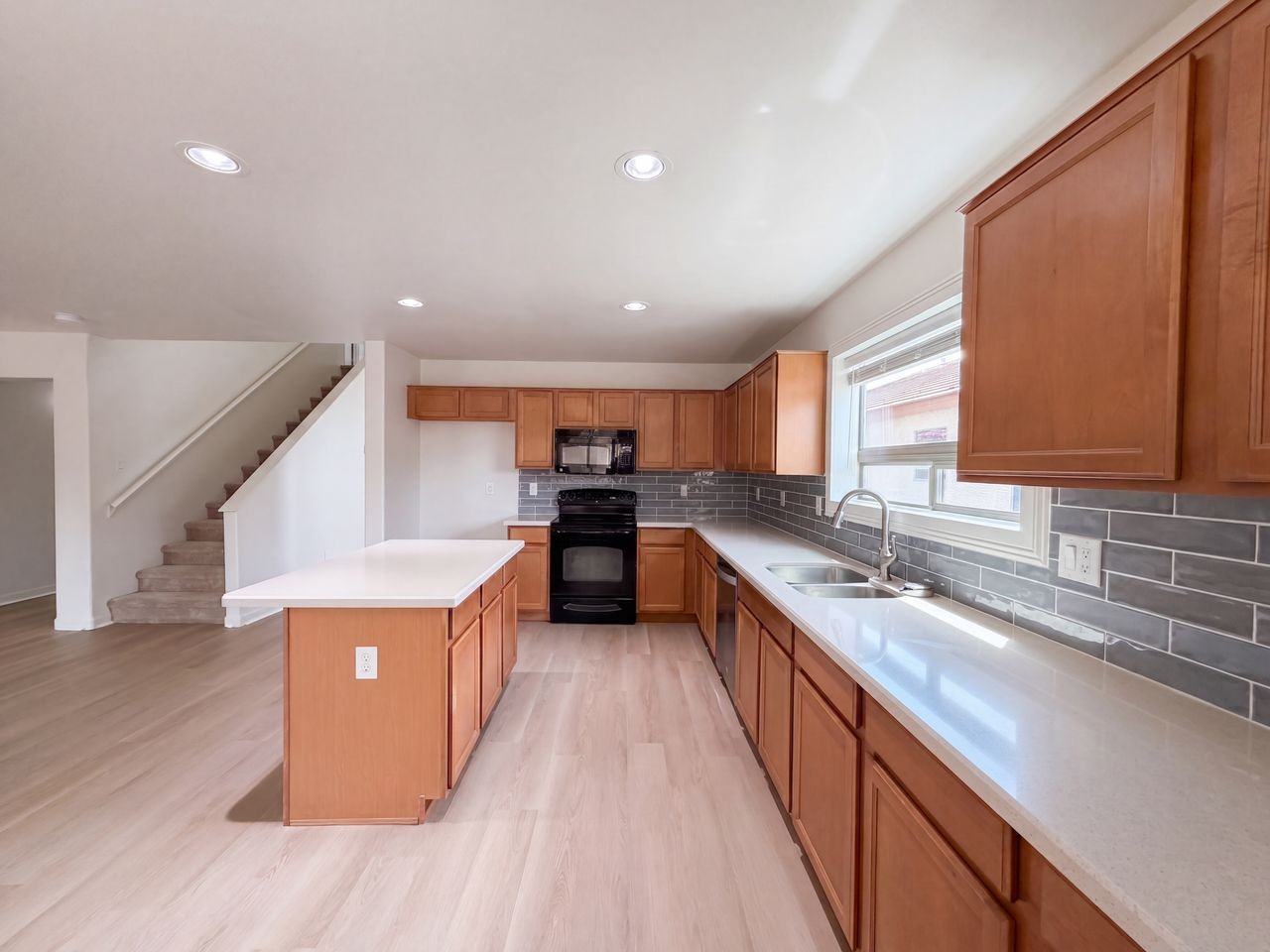 1391 E Ryan Rd #NA - Photo 3 of 10