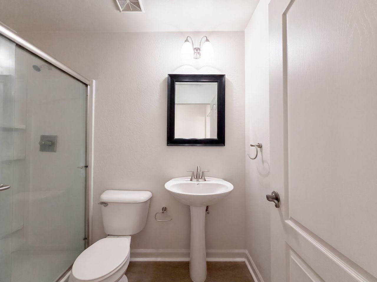 1391 E Ryan Rd #NA - Photo 5 of 10