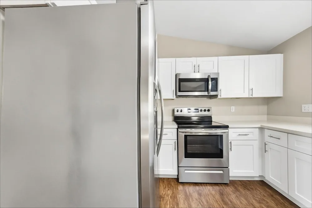 1612 56th Ave Ne #NA - Photo 2 of 9