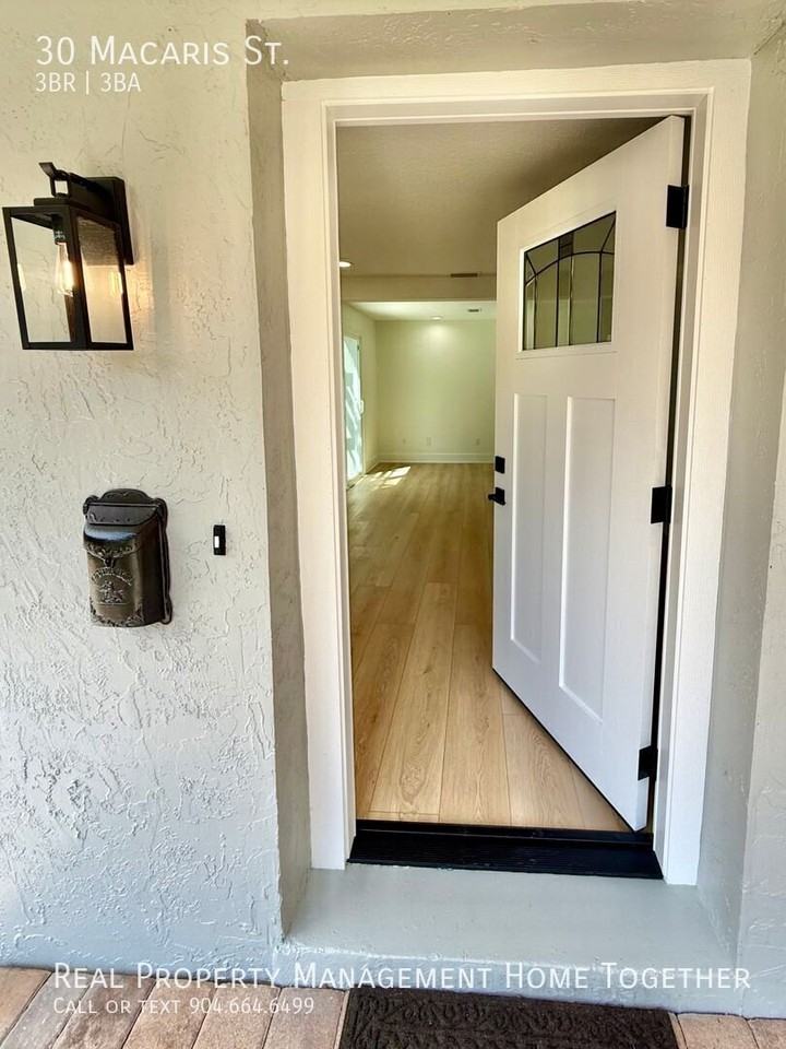 30 Macaris St - Photo 4 of 38