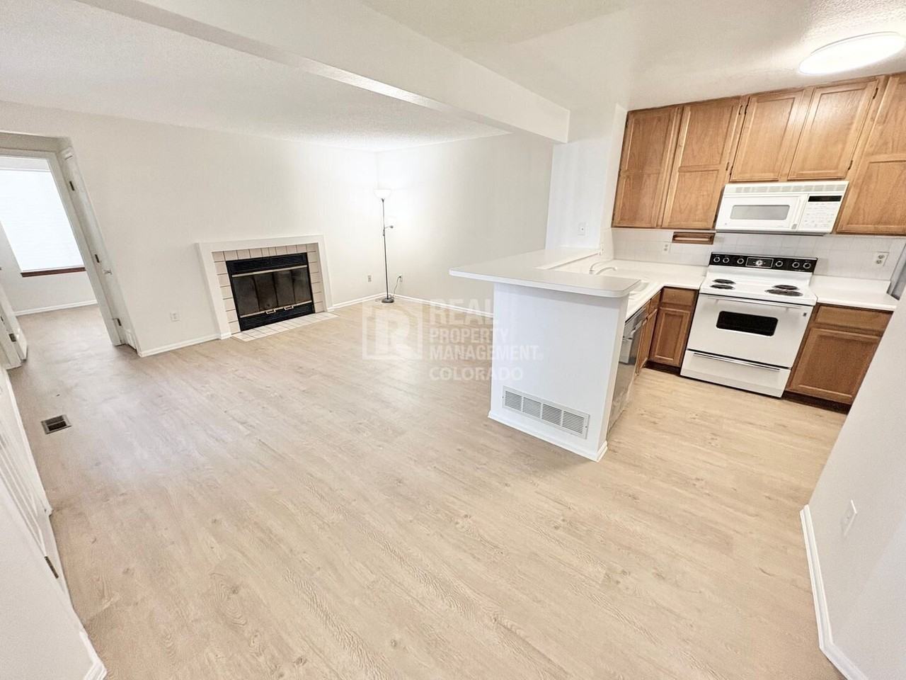 12525 E Tennessee Cir #A - Photo 4 of 13