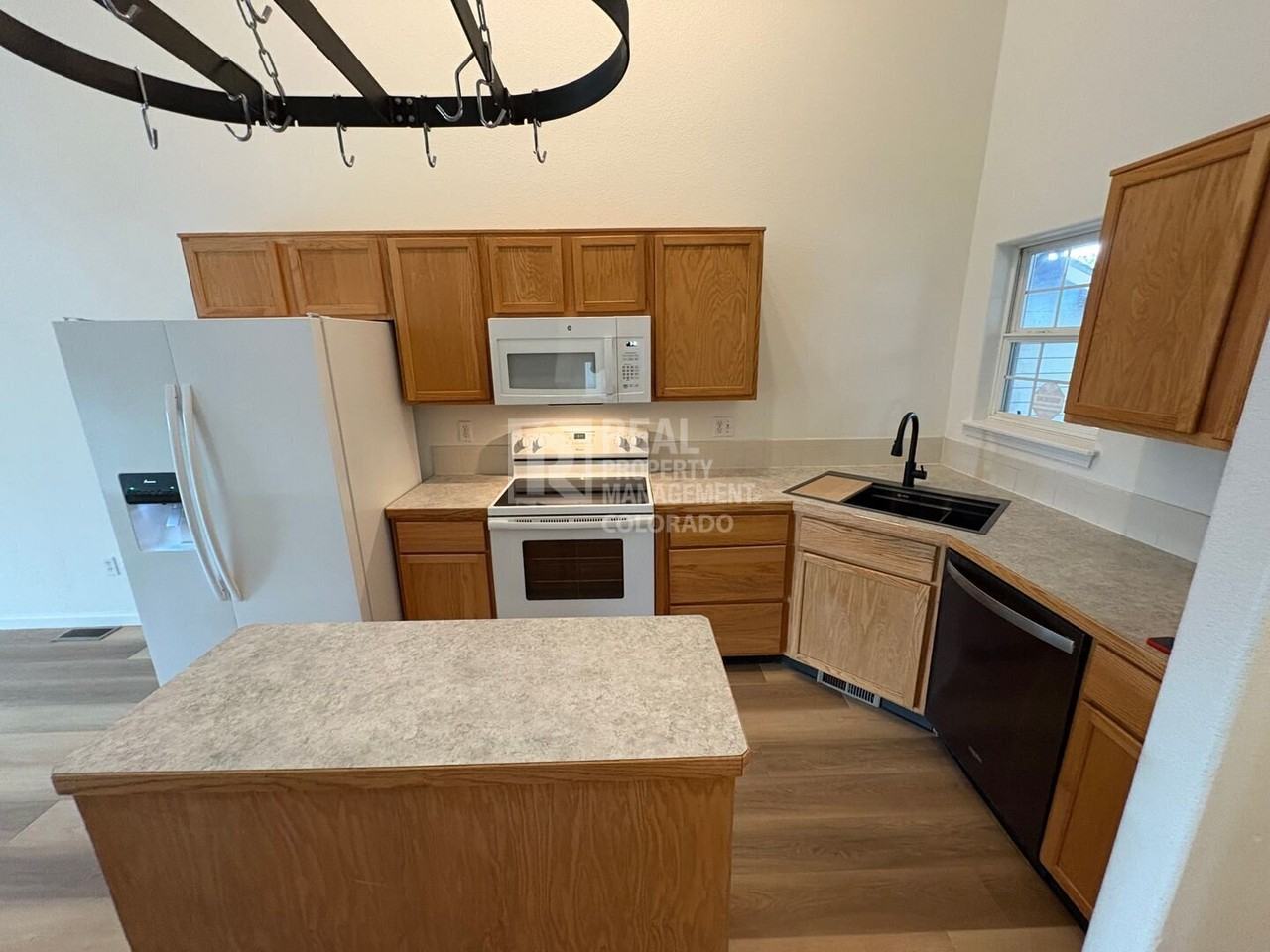 3303 Barbera St - Photo 4 of 14