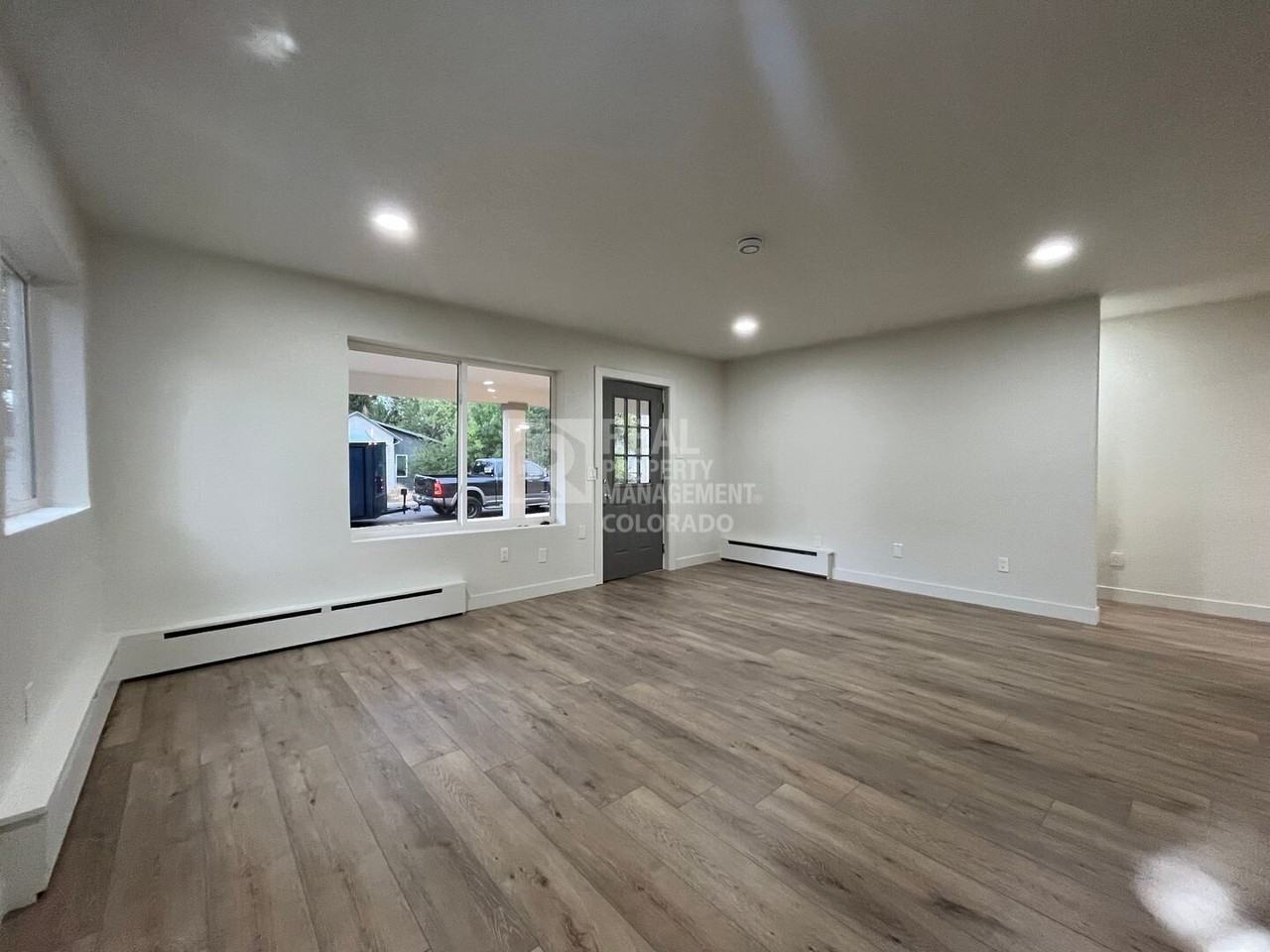 405 E Cannon St - Photo 4 of 22