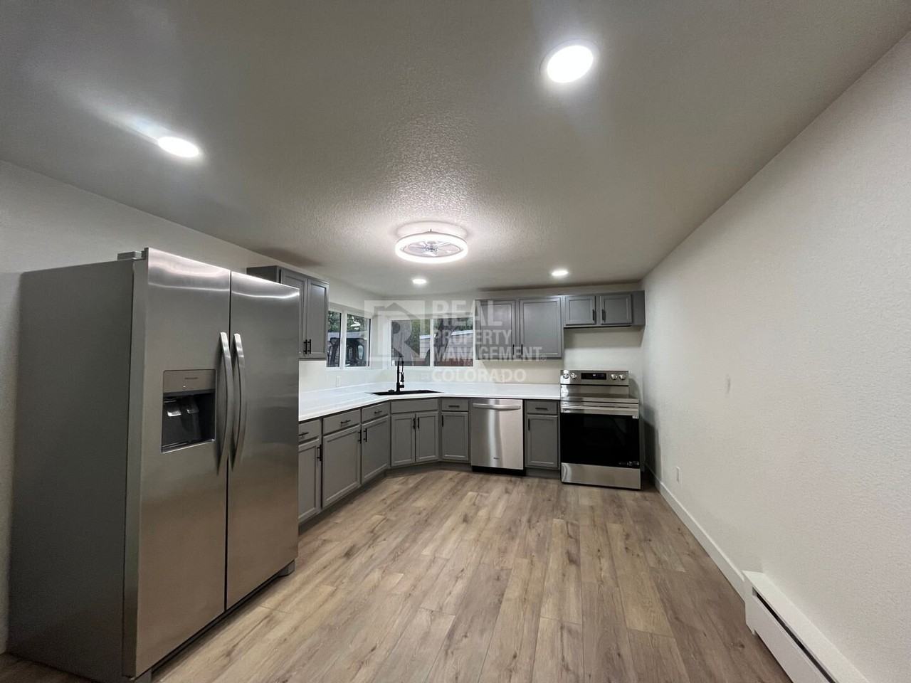 405 E Cannon St - Photo 7 of 22