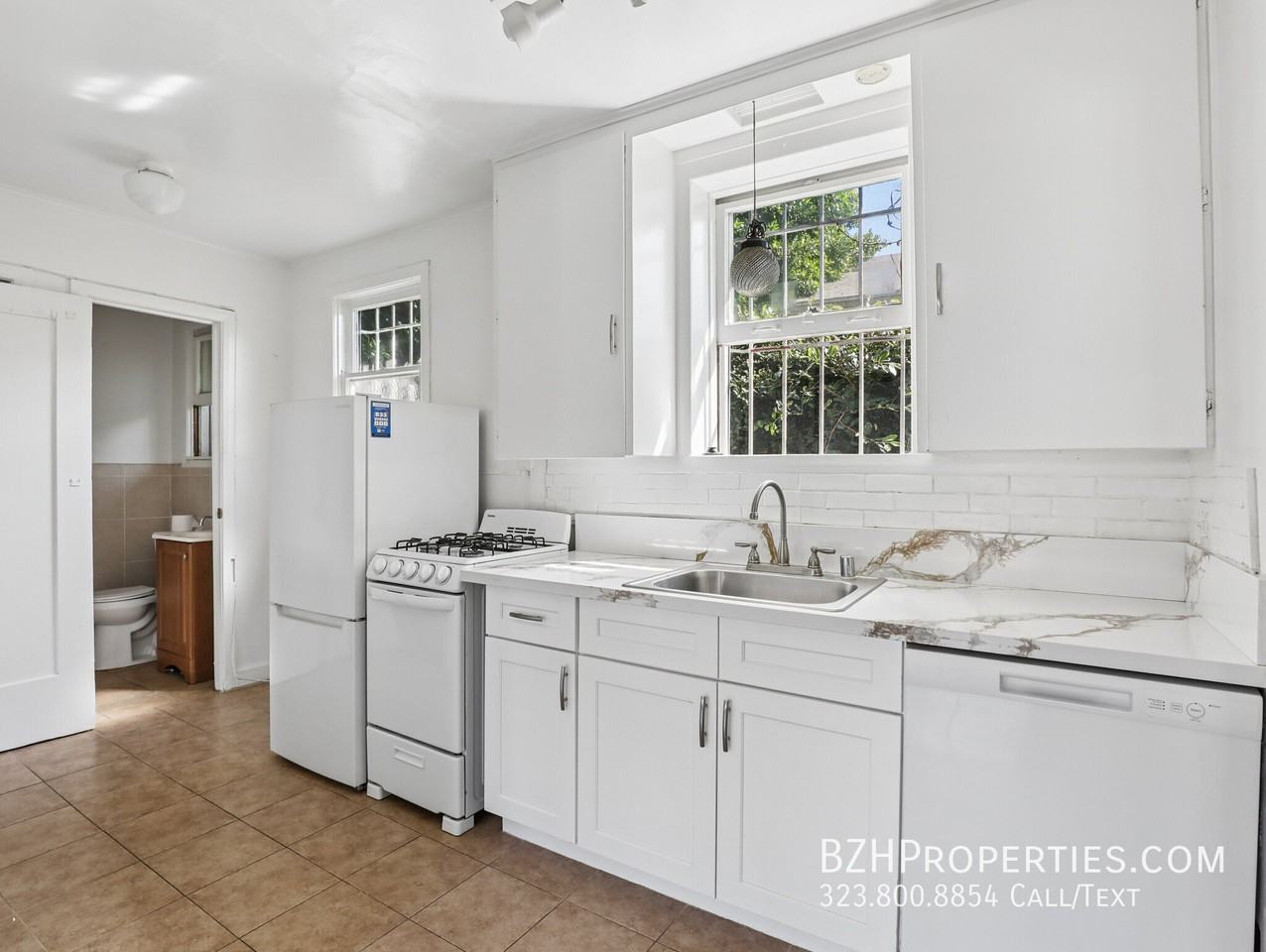 1236 N Gardner St #1236-1-2 - Photo 6 of 16