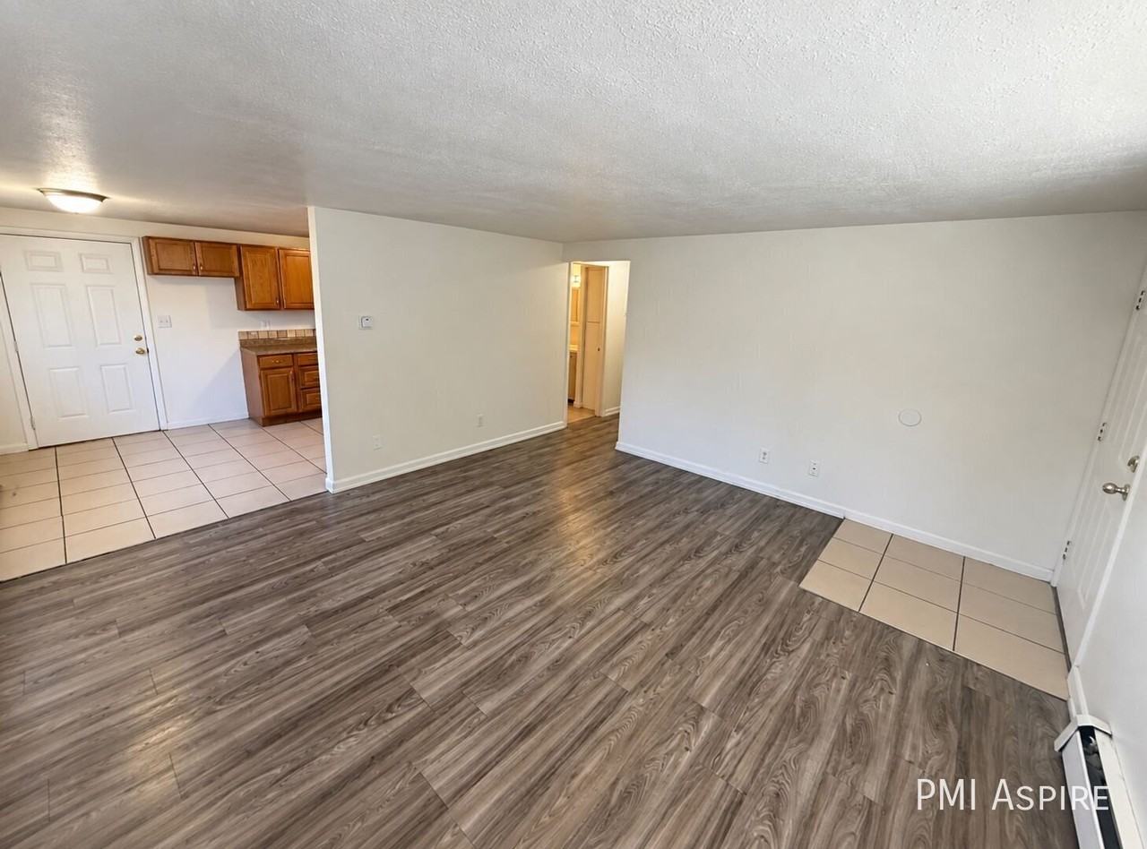 2924 Glen Dale Dr #3 - Photo 4 of 8