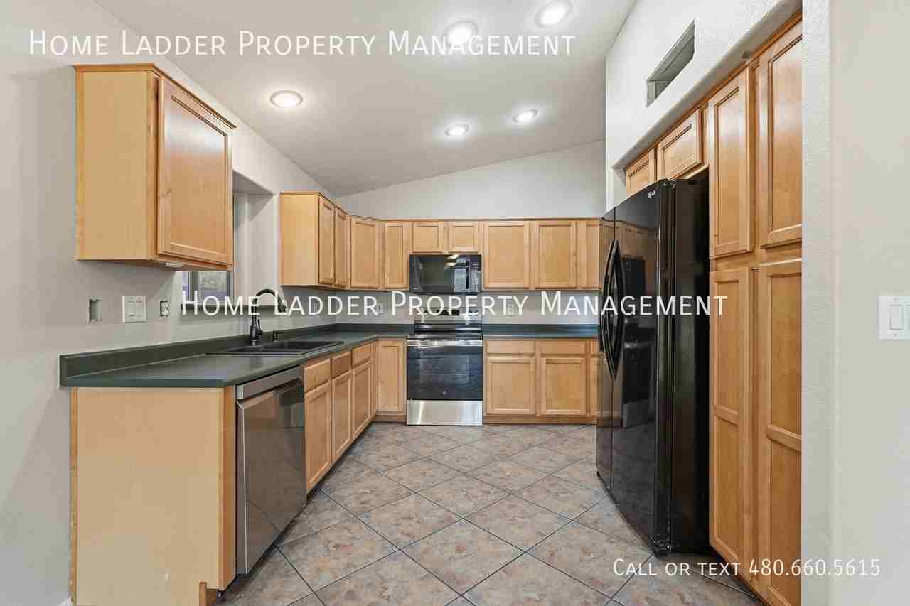 2015 E Smoke Tree Rd - Photo 7 of 35