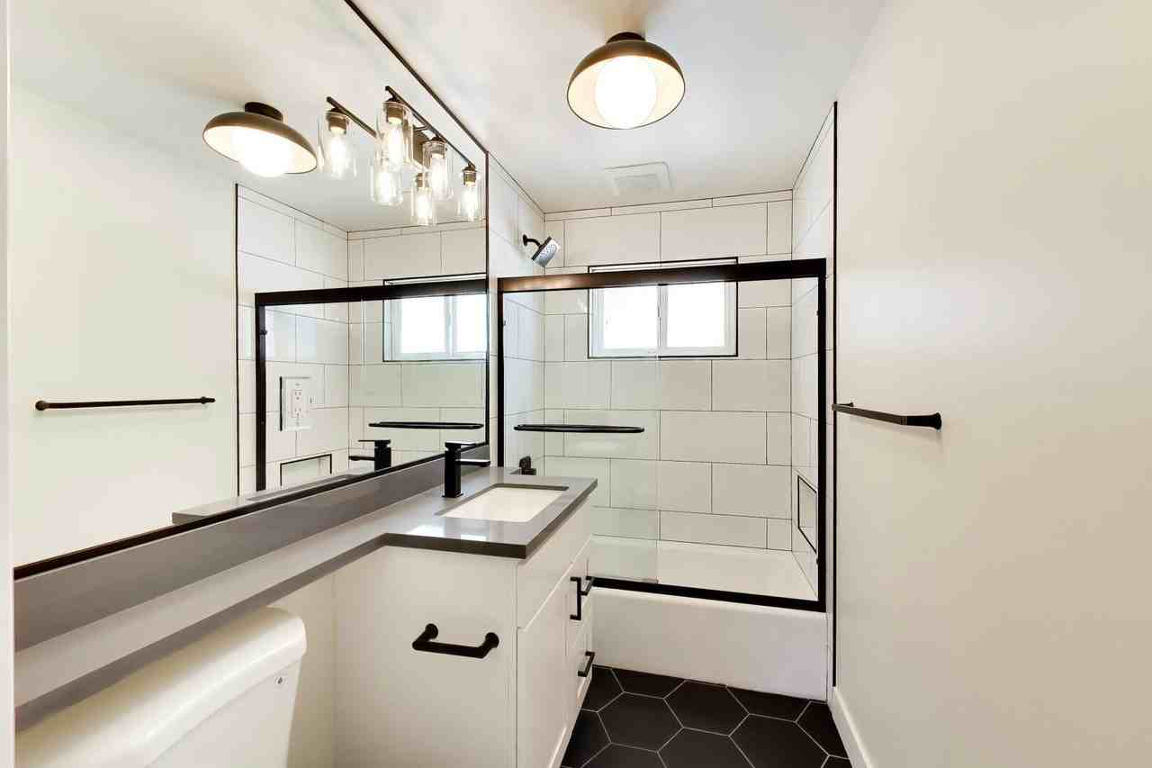 1249 Oak Grove Ave #02 - Photo 6 of 10