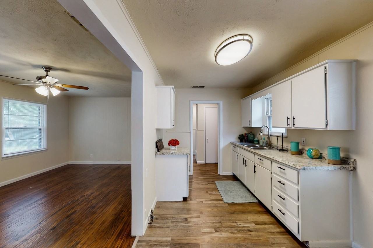 4413 Vermont Ave #A - Photo 7 of 28