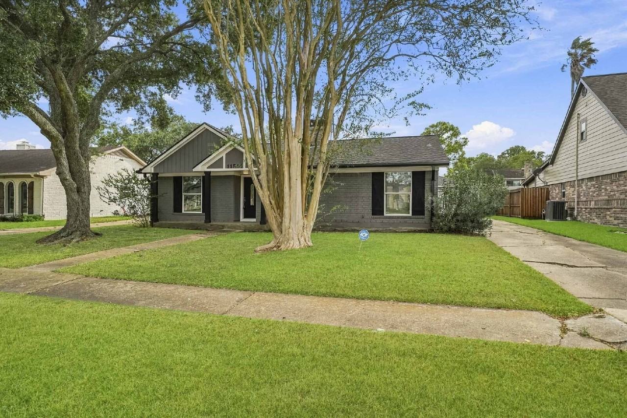 11514 Sagewillow Ln - Photo 2 of 15