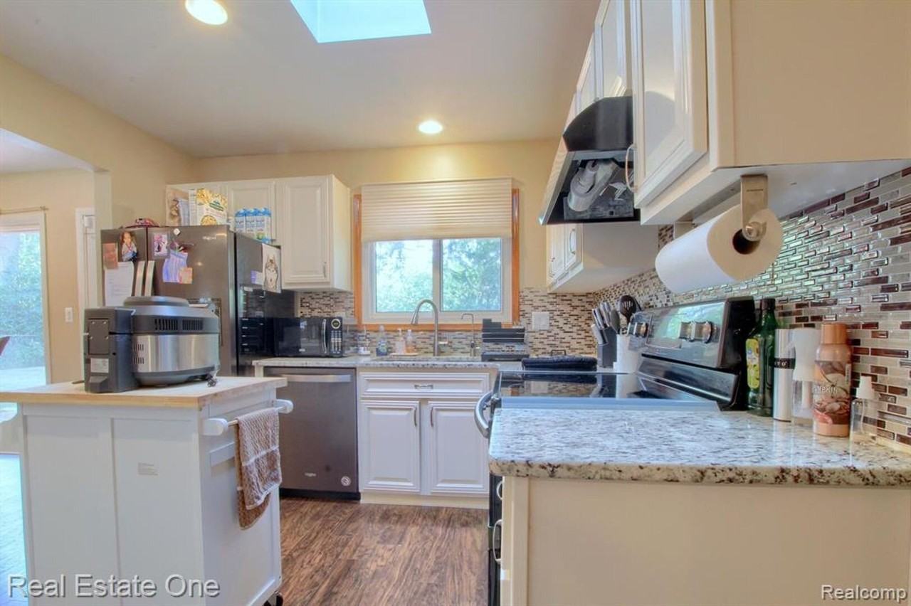 37900 Wendy Lee St - Photo 3 of 27