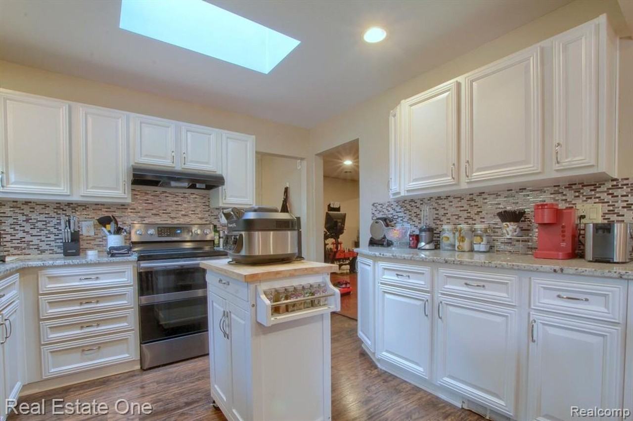 37900 Wendy Lee St - Photo 4 of 27