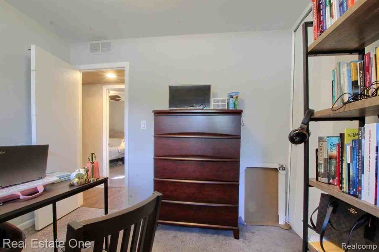 37900 Wendy Lee St - Photo 5 of 27