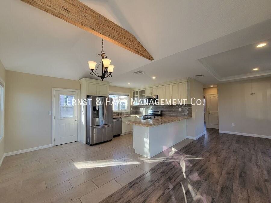 4741 Pepperwood Ave - Photo 6 of 29