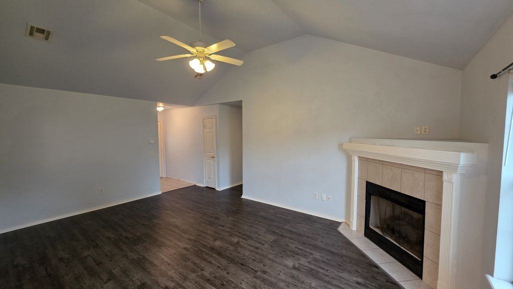 638 Bliss Cir #NA - Photo 3 of 23