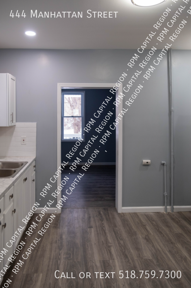 444 Manhattan St - Photo 2 of 13