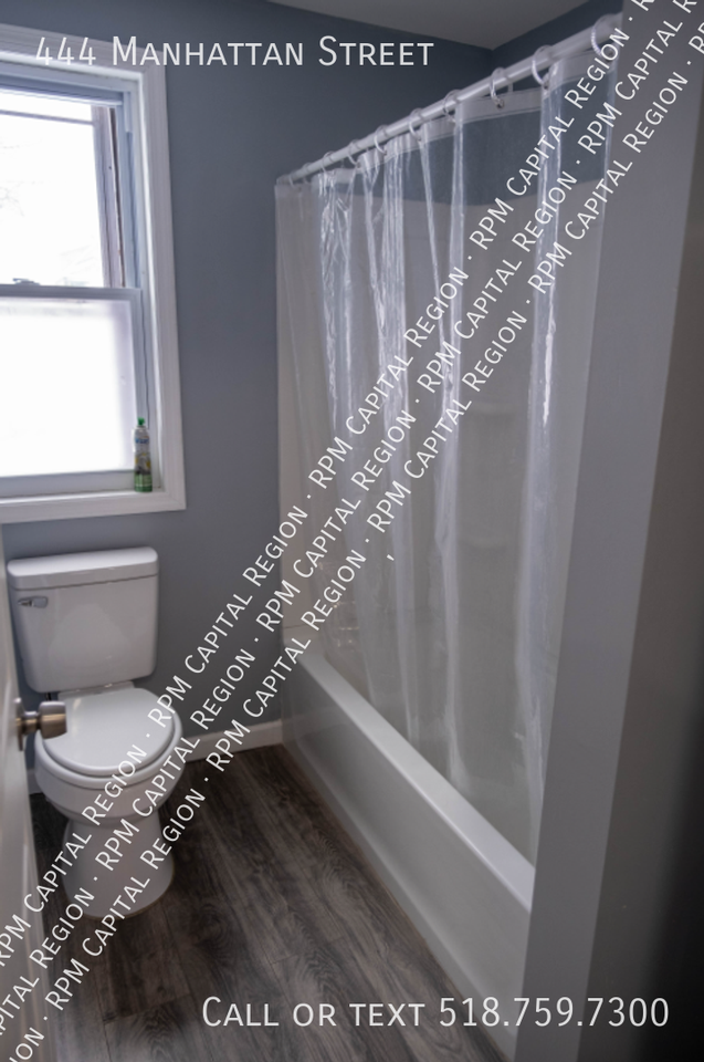 444 Manhattan St - Photo 6 of 13