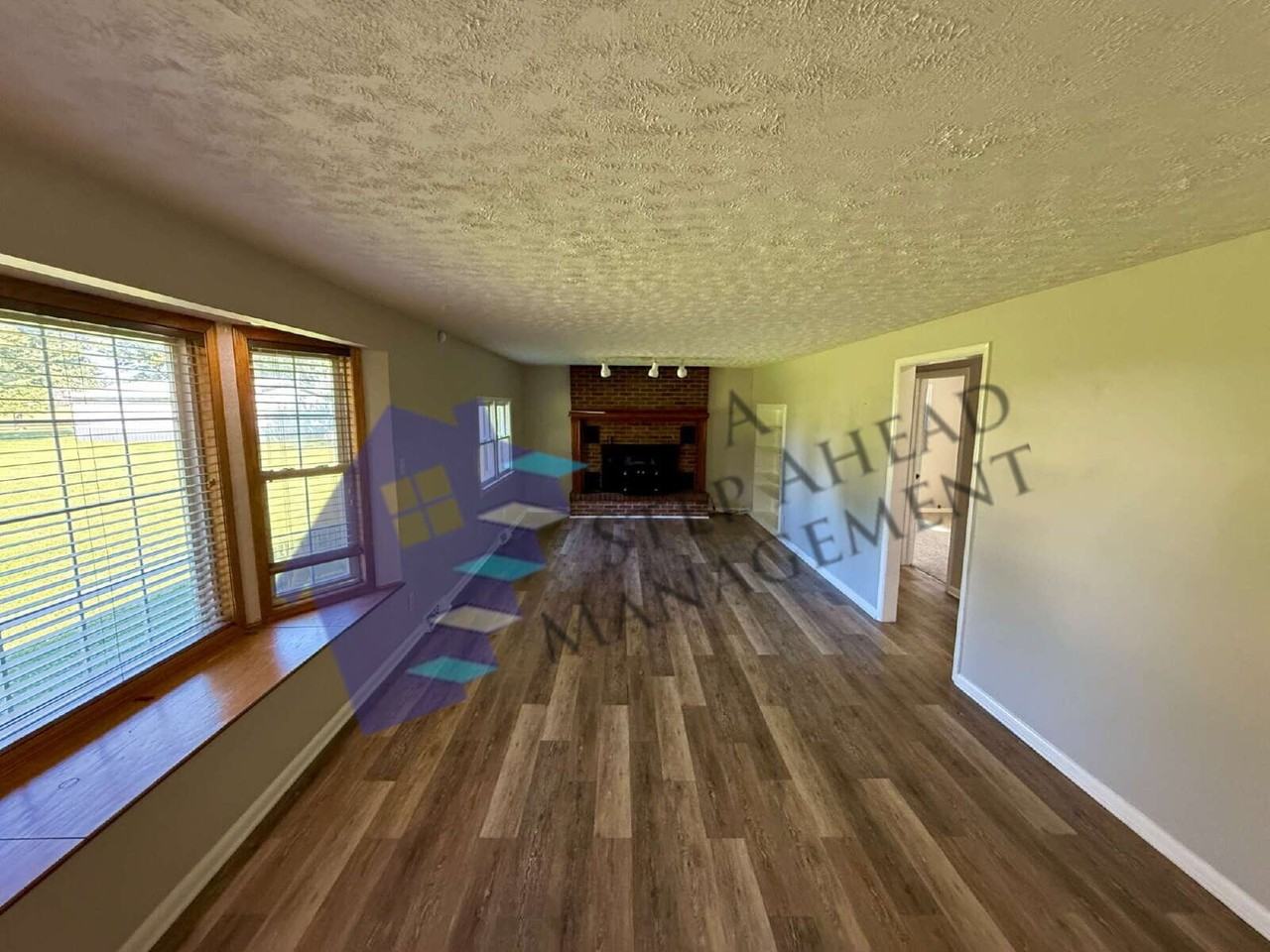 17626 Shady Nook Rd - Photo 3 of 21