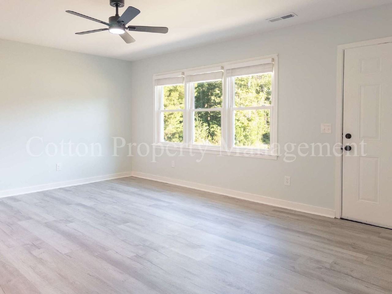 5134 Fitzgerald Dr - Photo 4 of 47