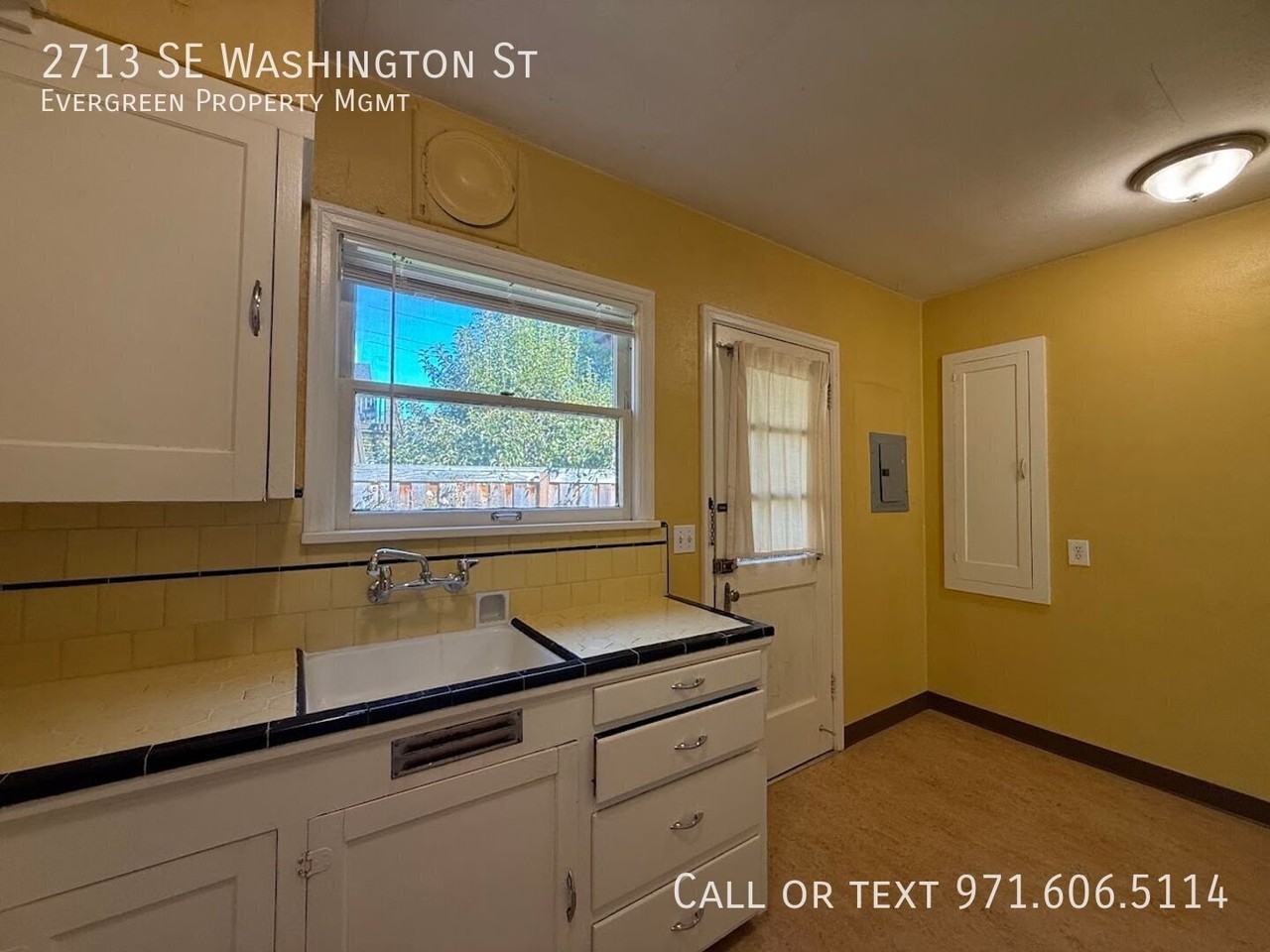 2713 Se Washington St - Photo 7 of 23