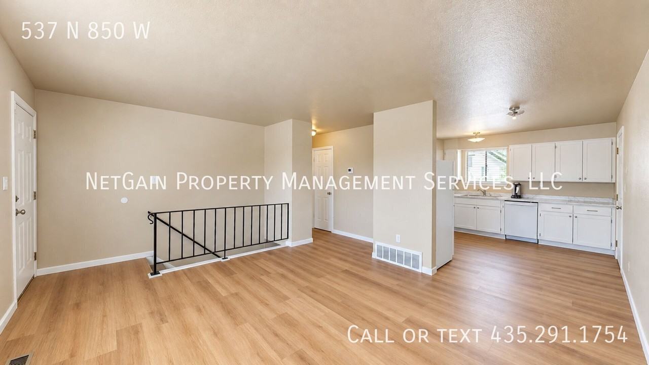 537 N 850 W - Photo 4 of 19