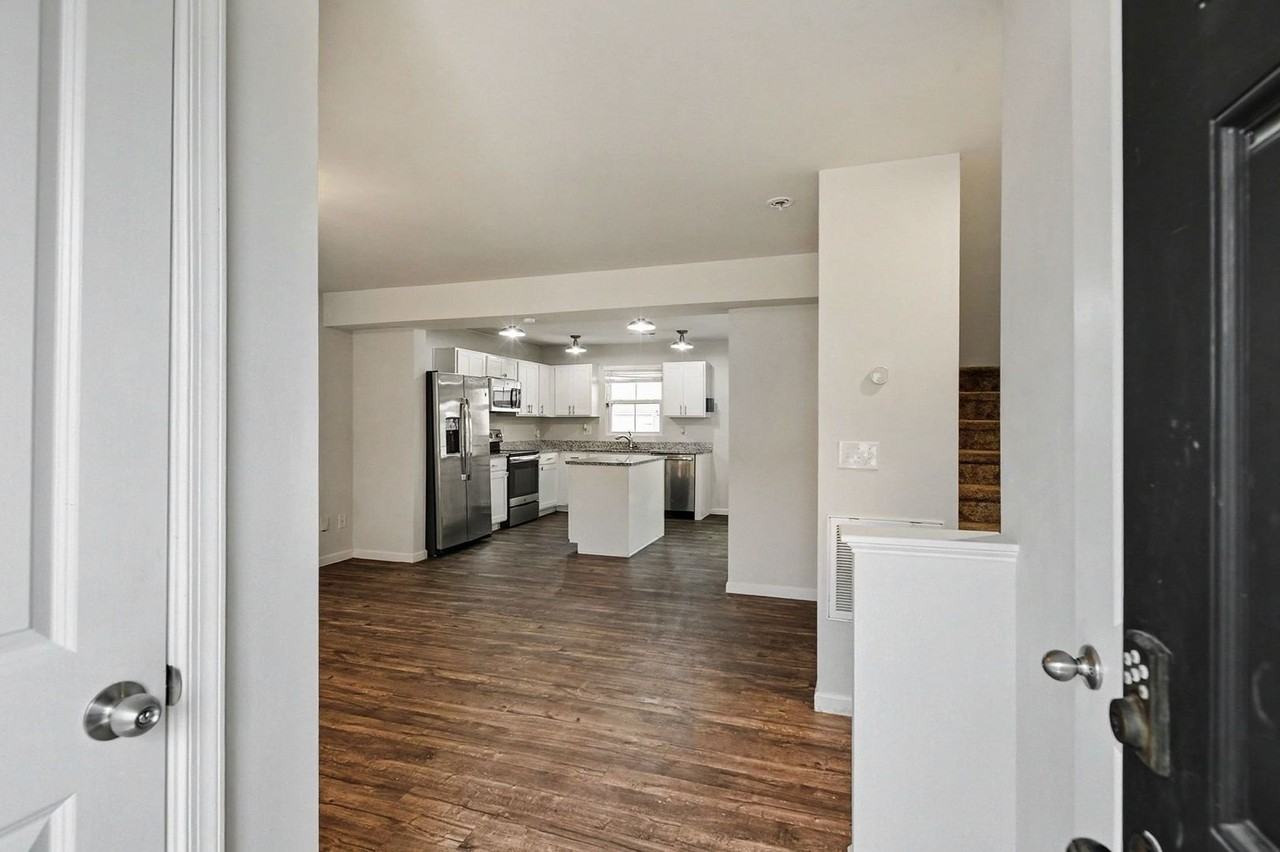 3614 Brookway Dr - Photo 4 of 19