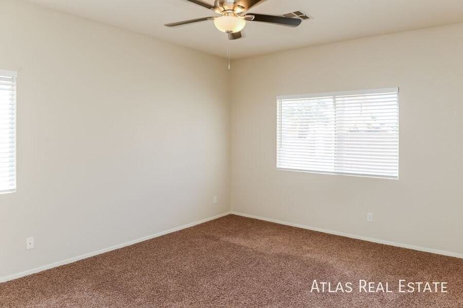 7833 Pinnochio Ave - Photo 6 of 30