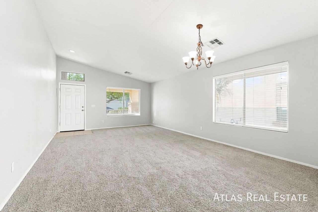 36556 W Velazquez Dr - Photo 3 of 21