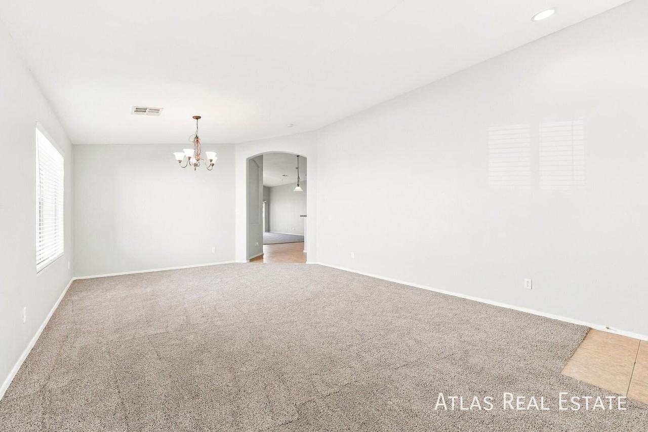 36556 W Velazquez Dr - Photo 4 of 21