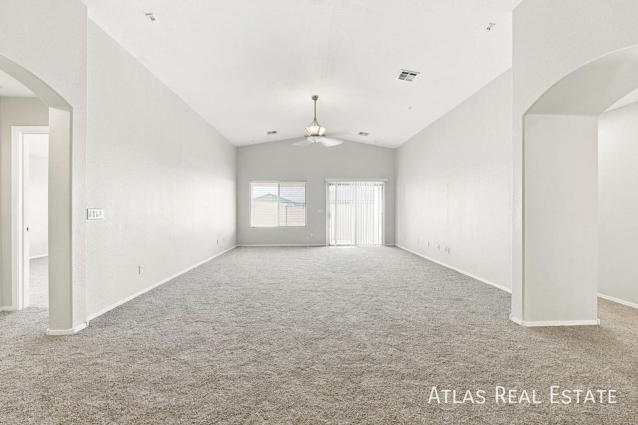 36556 W Velazquez Dr - Photo 7 of 21