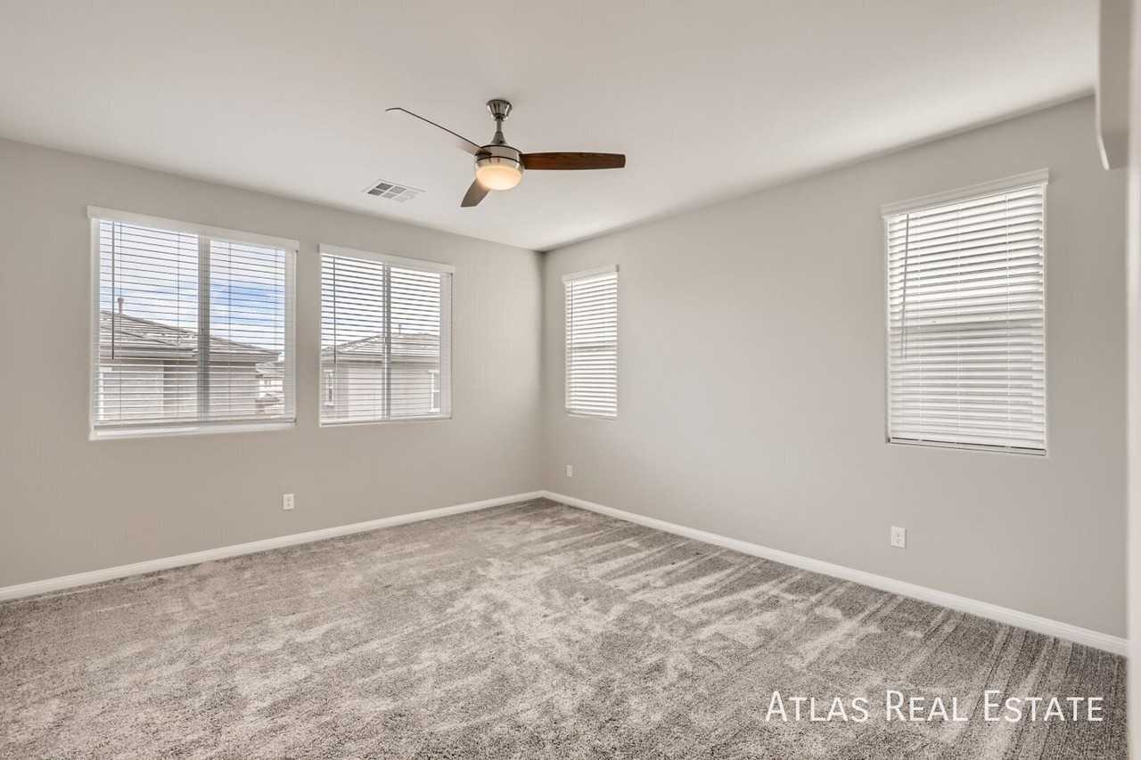 320 Cape Seville Pl - Photo 3 of 18
