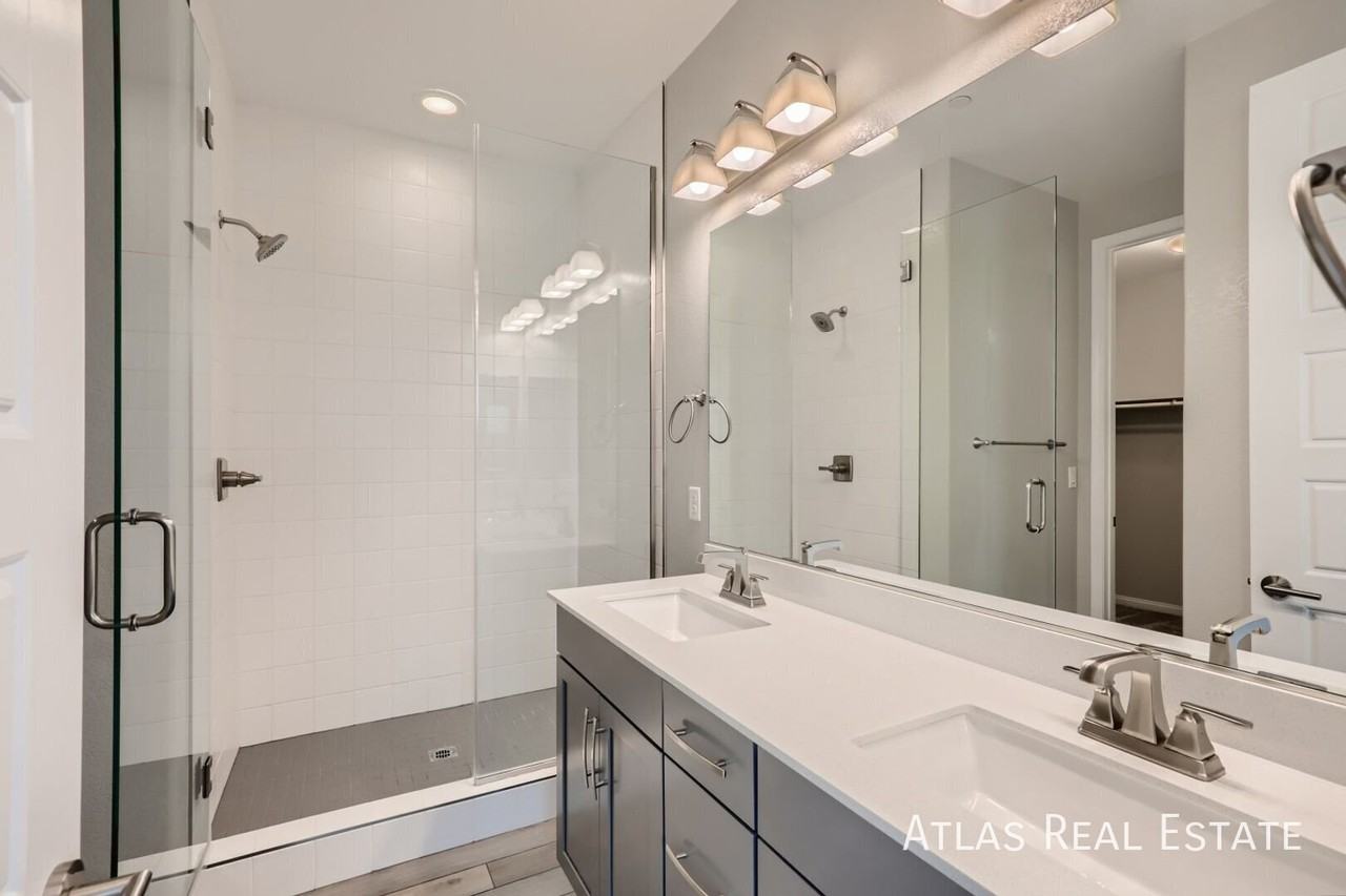 320 Cape Seville Pl - Photo 5 of 18