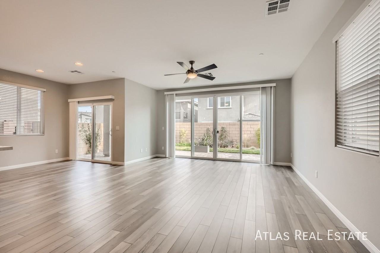 320 Cape Seville Pl - Photo 6 of 18