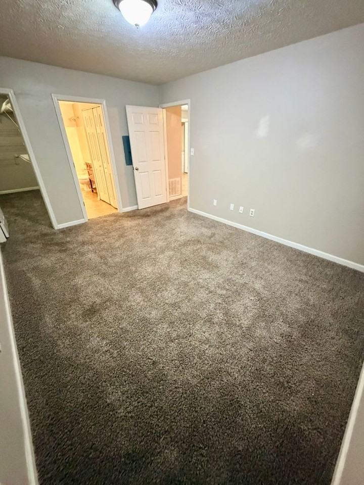 139 Macey Ave #I - Photo 6 of 14